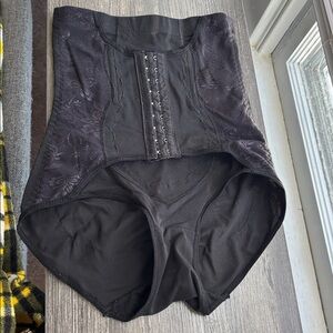 Elegant Black Lace Corset